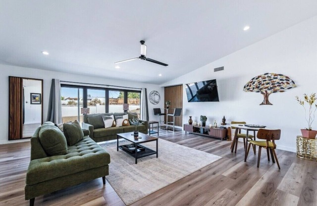 Stylish & Modern Private Getaway in Lake Havasu!