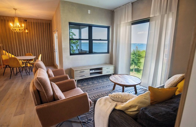 Accueil Waterfront moderne, superbes vues, sauna, jacuzzi, 1h à DC