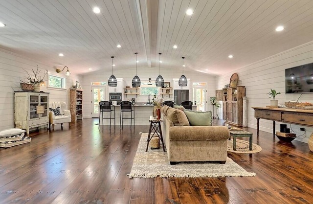 Stylish Mountain Escape for Two