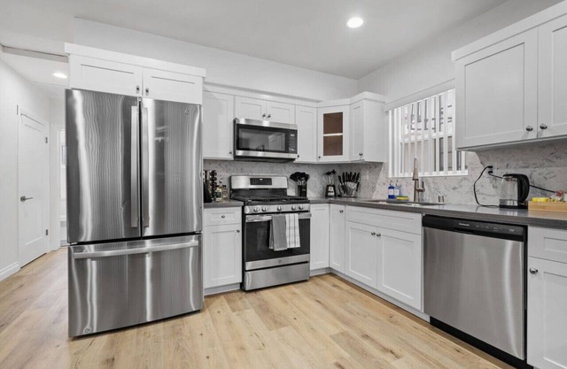 Stylish New home Near DTLA, Disneyland, SOFI