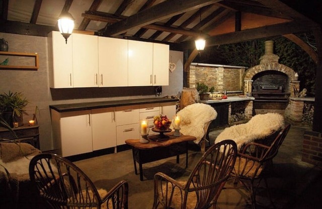 Stylish Norfolk Country House River/Large Garden & Koi