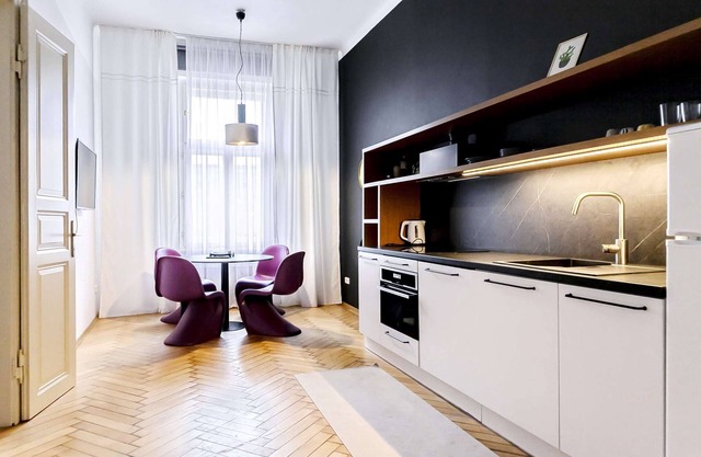 Stylish place 10 minutes from Old Town in hip area!
