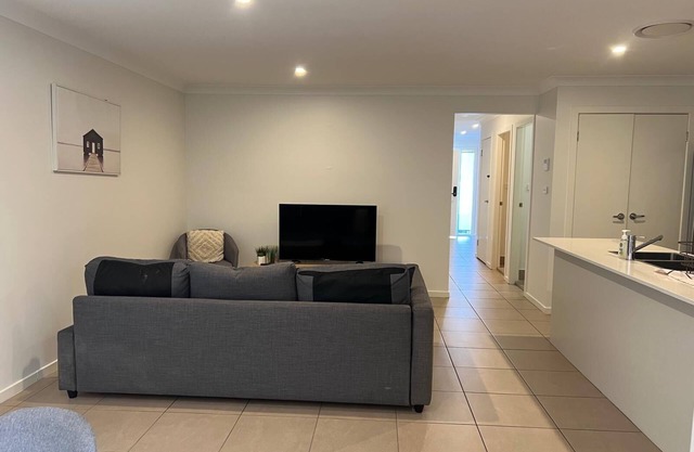 Stylish Retreat in Macquarie Links - Golf, Comfort & Tranquility
