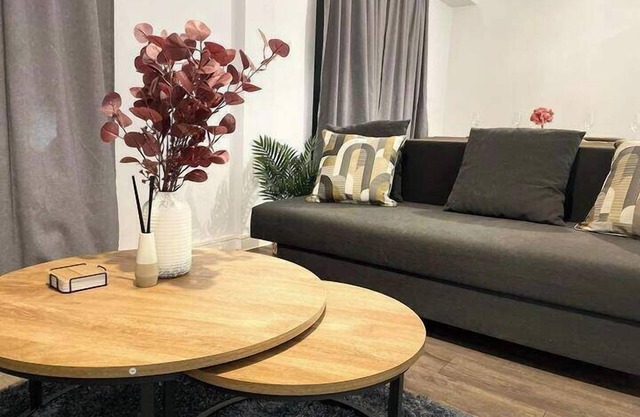 Stylish Retreat - Sleeps 6 Terrace-2Bedroom-PetsOK