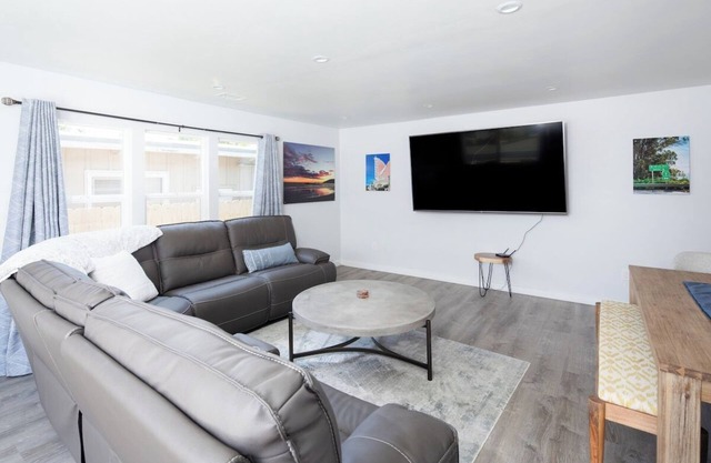 Stylish Retreat | Patio, Grill, Sleeps 7