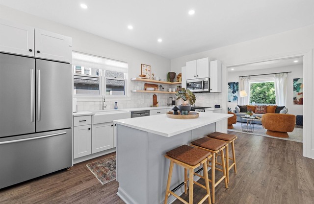 ✨ Stylish Home with Fire Pit- Near Downtown & Weddings Venues ✨