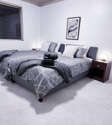 Stylish Rosehill Stay w/Balcony