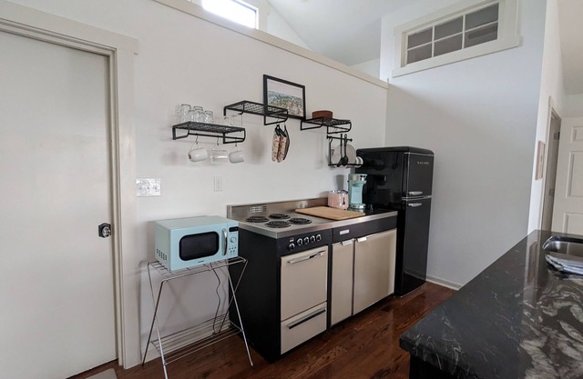 Stylish Studio Loft Apartment with cool mid-century vibes