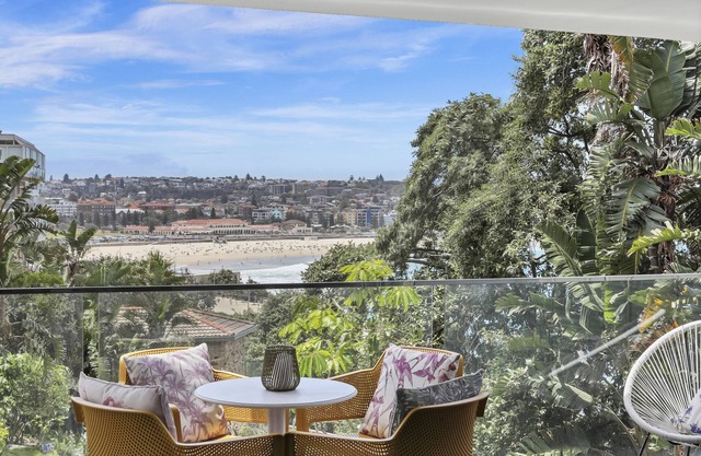 Au coeur de Tamarama, cet appartement de deux chambres ne vous décevra pas.
