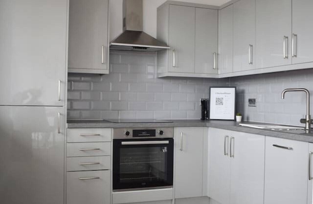 Stylish two bed in Brentwood