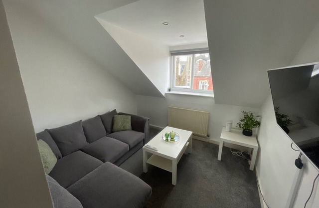Stylish Two Bedroom Apartment in Leeds