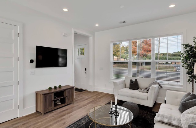 Stylish Two Story Close to South End and Uptown