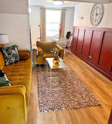 Stylish Uphill Townhouse