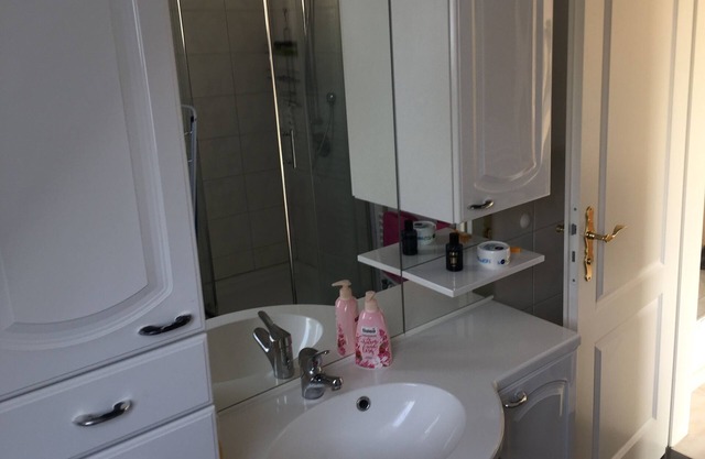 Appartement élégamment meublé dans un bon emplacement