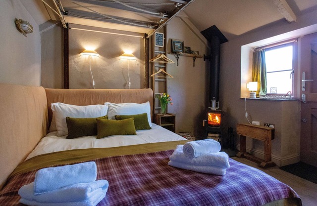 Stylishly renovated studio cottage in The Lizard by Porthleven & Lizard Holidays