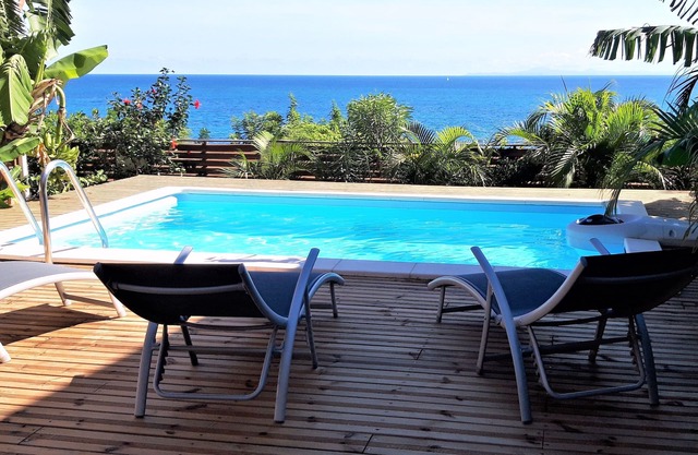 Vue sublime à 180° sur la baie du Diamant! Plage à 150m! Piscine