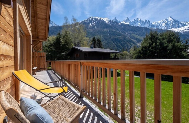 Sublime Chalet Mitoyen Face Au Mont Blanc