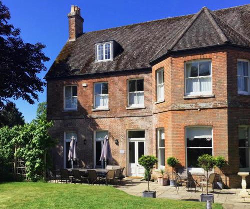 Substantial 6 bed House in Christchurch Dorset