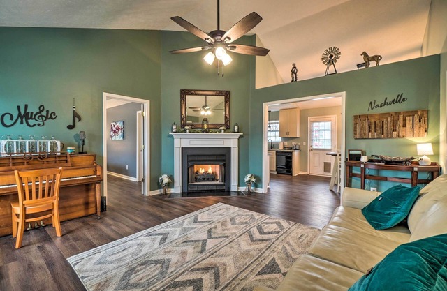 Suburban Getaway w/ Game Room, 19 Mi to Nashville!