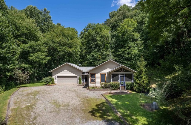 Sugar Creek Retreat - Where Comfort and Adventure Meet