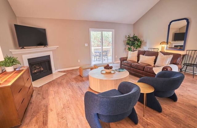*Sugar Pine Cottage*-WiFi/Netflix/Parking/Games