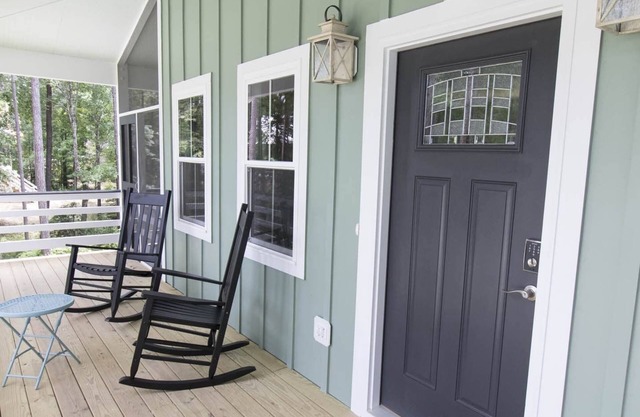 Sugar Shack - Rustic charm meets modern amenities!