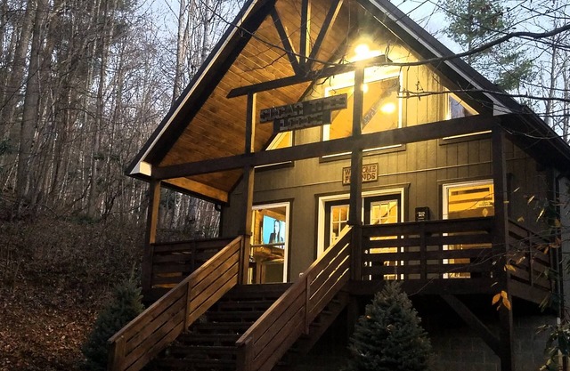 Sugar Tree Lodge - Chalet isolé près de West Jefferson, Boone et Blowing Rock