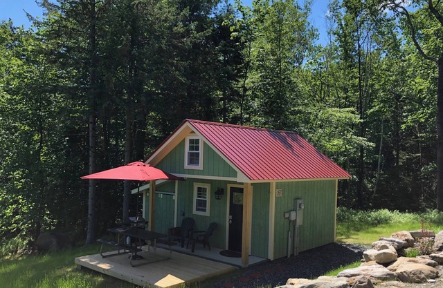 Tout neuf! Ski-in Sugarbush / Mount Ellen Cabin / Tiny House sur 3. 2 acres