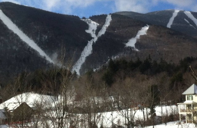 Sugarbush Ski Condo - 2 Chambre, 2 salles de bain située à la base de la montagne!