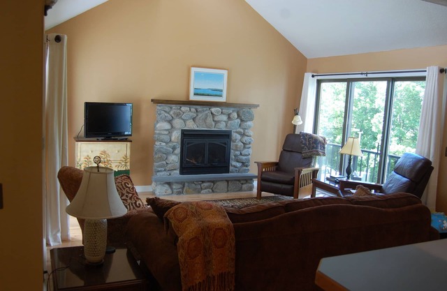 Ski In / Ski Out 3 + Bedroom Condo, Capacité 9+
