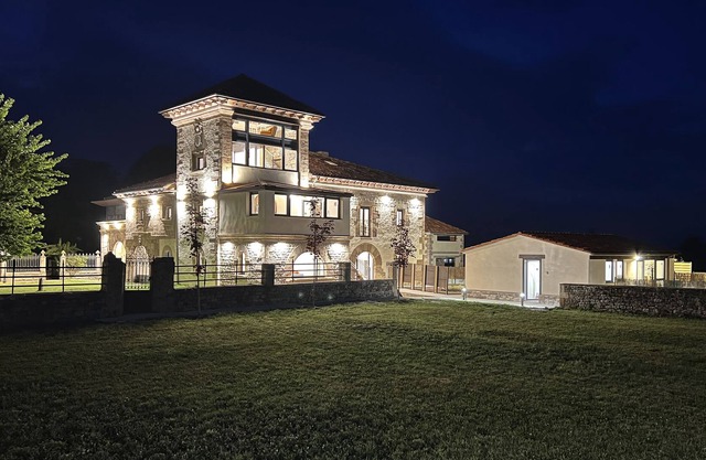 Suitable. VICTORIA (LAS CASONAS DE DON PEDRO GROUP)