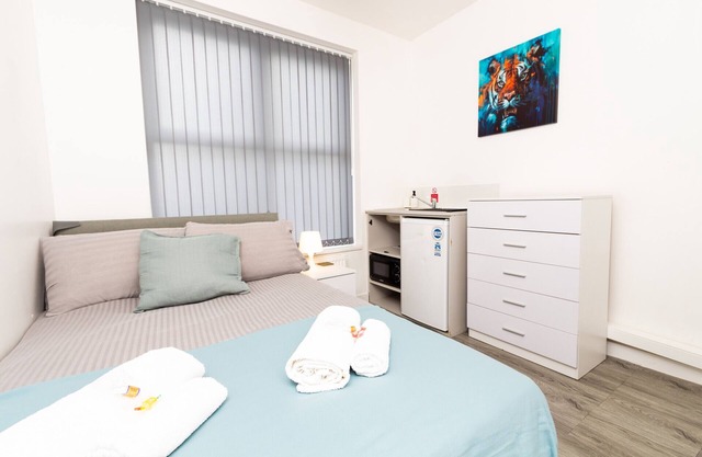 Suite 1: Stylish Room in a Sociable House