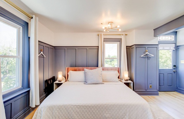 Suite 11 | Historic Art City Inn