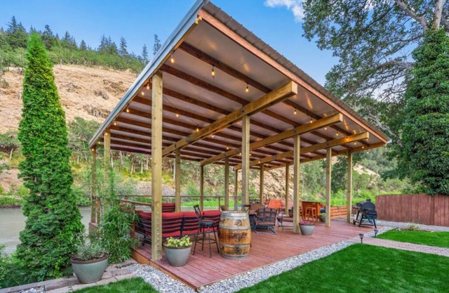 Suite # 2 - Klickitat River Inn