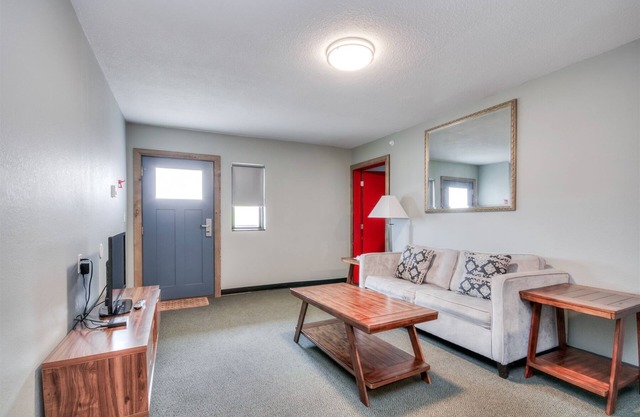Suite 201 - 1BR Apartment with 2 Beds and Kitchen