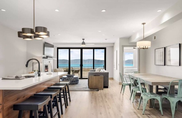 Suite 202 @ Water's Edge Resort