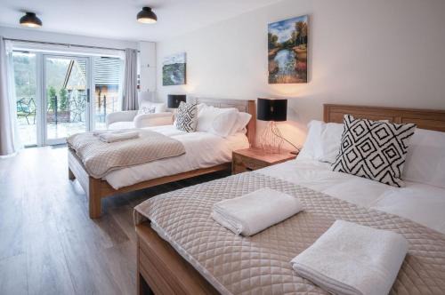 Suite 3 - Sleeping Giant Hotel - Pen Y Cae Inn