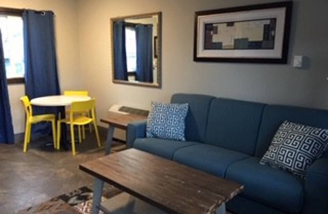 Suite 303 - 1BR Apartment and Kitchenette