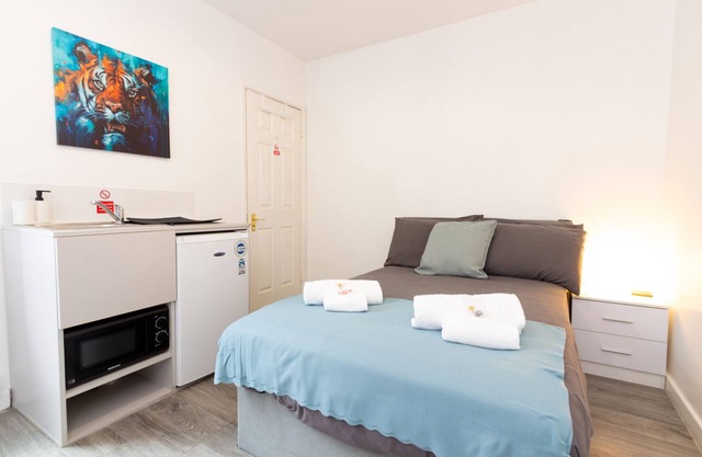 Suite 4: Refurbished Room in a Shared House