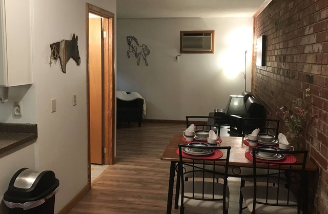 Suite 4 - Chevaux sauvages au Norfork Lake Ozark Mountain Lodge
