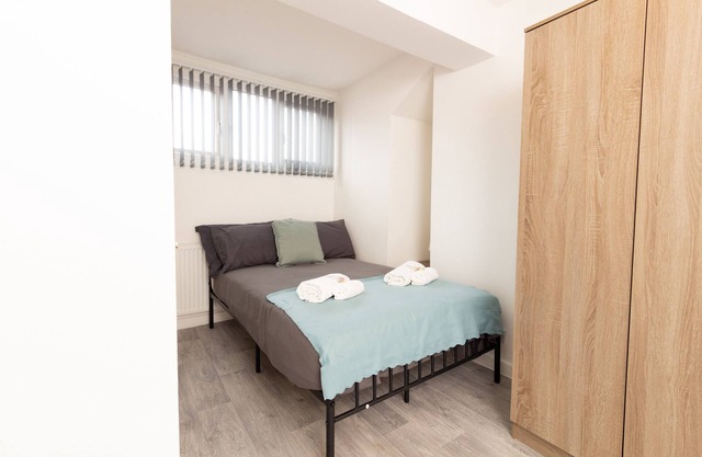 Suite 5: Refurbished Room in a Shared House