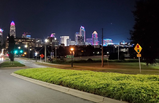 Suite 6, Sleep 4, Walk to Attractions in Uptown
