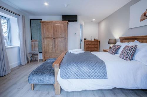 Suite 7 - Sleeping Giant Hotel - Pen Y Cae Inn
