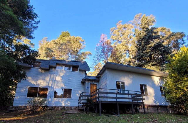 Suite A with indoor fireplace close to MT Buller