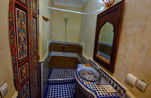 Suite avec 4lits dans un Riad luxueuse a fes