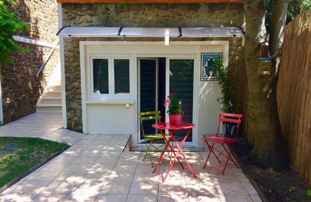 SUITE AVEC TERRASSE ET JARDIN AUX PORTES DE PARIS