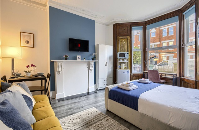 Suite-de Luxe-Salle de bain partagée-Vue sur Rue-1