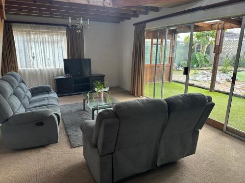 Suite Dreams Gorgeous Garden Holiday Home
