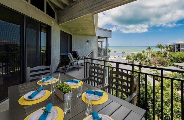 **SUITE SANCTUARY @ THE BEACH** Oceanfront Condo & Pool + LAST KEY SERVICES...