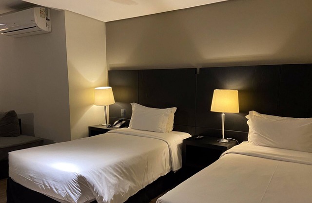 Suite Twin by ¼ UmQuarto 11-PR.